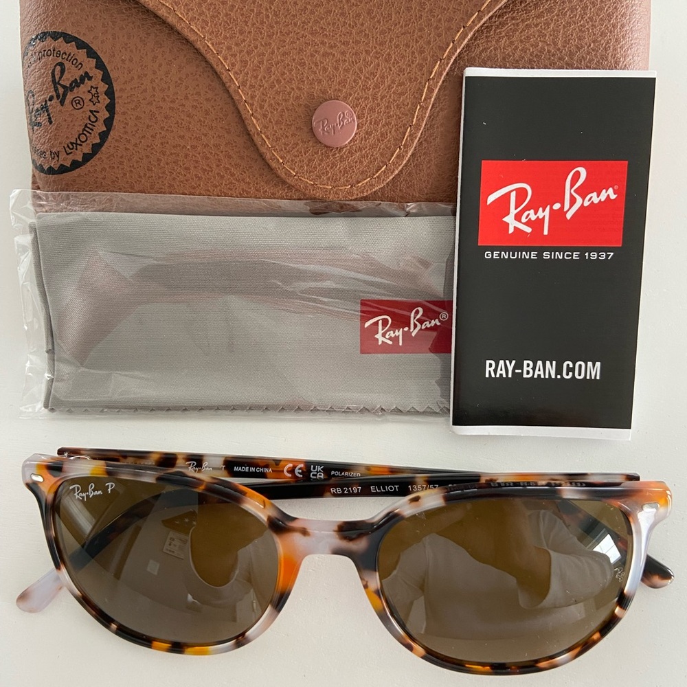 BRAND NEW Ray Bans Elliot Women’s Polarized Sunglasses with case